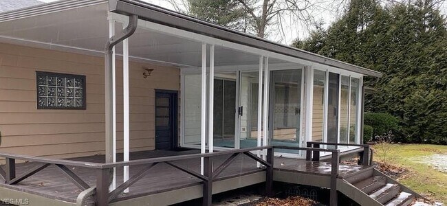 Building Photo - 3850 Northwood Dr SE