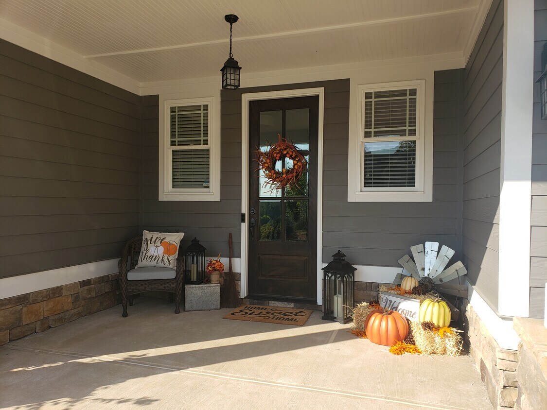 Foto principal - 1000 McInteer Cir