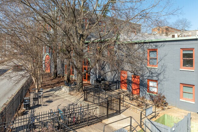 Patio - Farmer's Exchange Student Lofts
