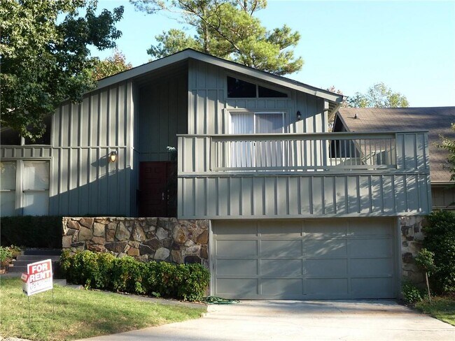 Building Photo - 225 Leeward Ln