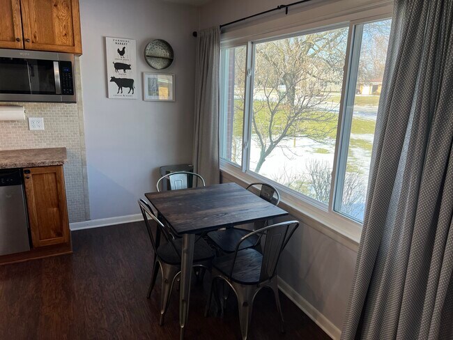 Breakfast Table - 1411 W 125th Ct