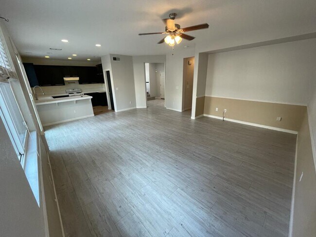 Building Photo - 21 Anjou Cir