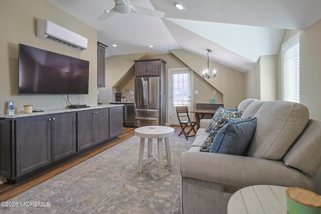 Foto del edificio - 246 Mantoloking Rd