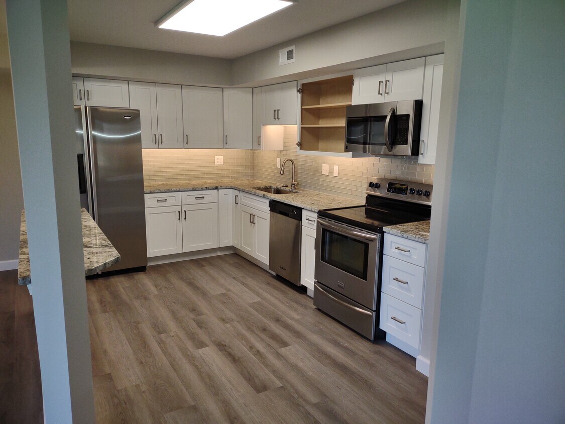 526 Sarah Ln Unit 526 sarah ln, Creve Coeur, MO 63141 Condo for Rent