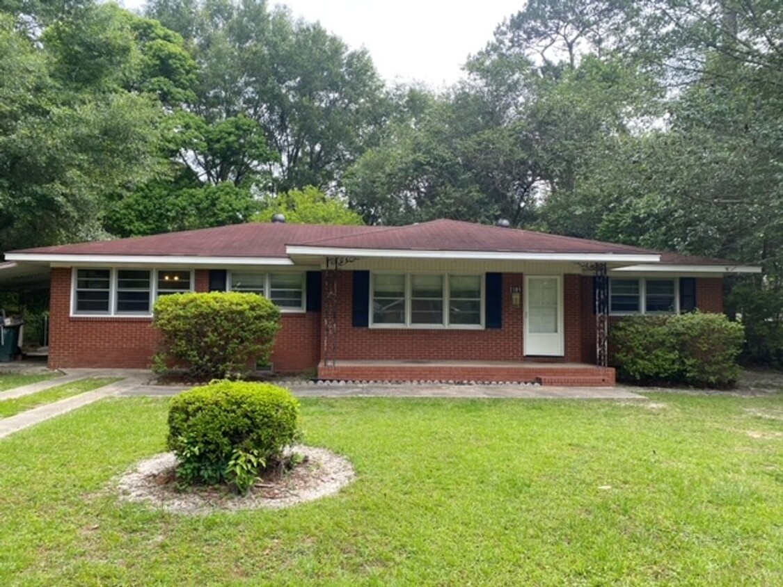 Primary Photo - 3 Bedroom / 1.5 Bathroom home in Valdosta