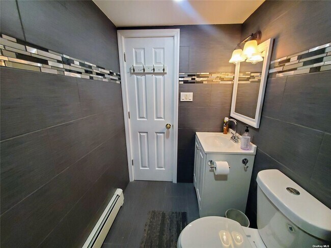 Building Photo - 155 S 15th St