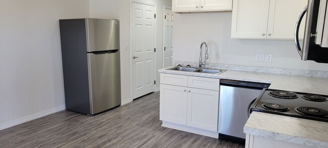 Foto del edificio - NEW LUXURY ONE BEDROOM APARTMENT UNFURNISHED