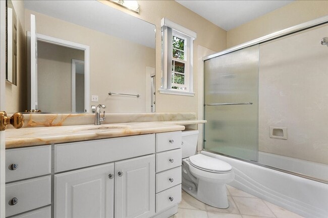 Building Photo - 3 Cerruti Ct