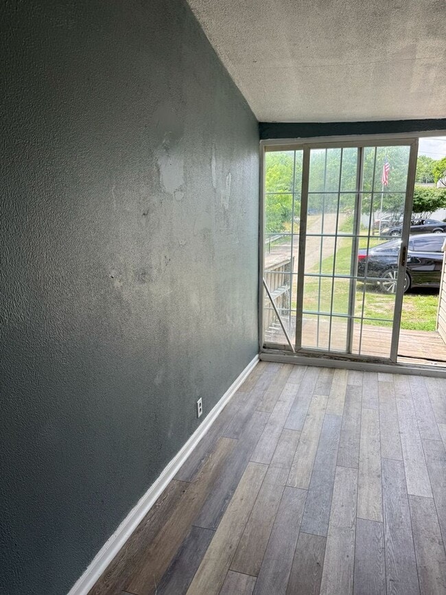 262 W Main St