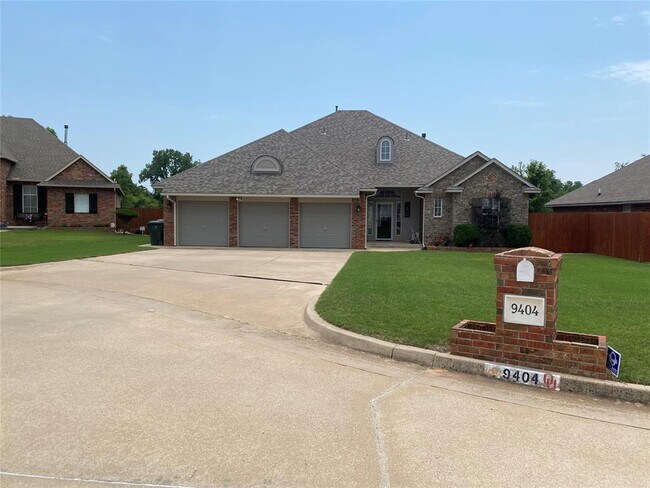 Building Photo - 9404 Emily Ln