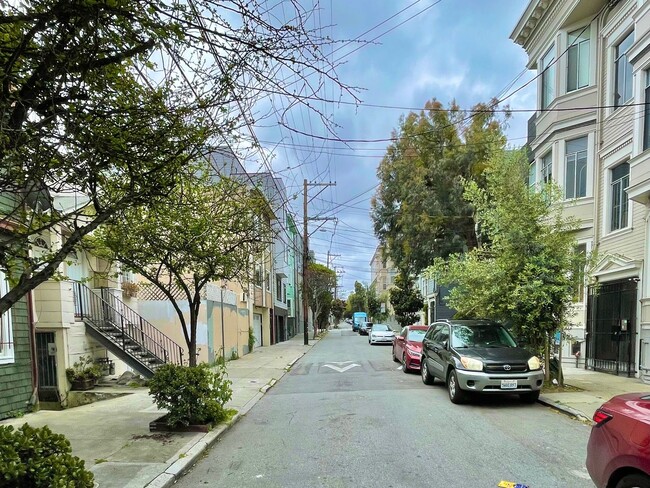 Foto del edificio - Mission Dolores Park Modern 2BR/1BA w/ Off...