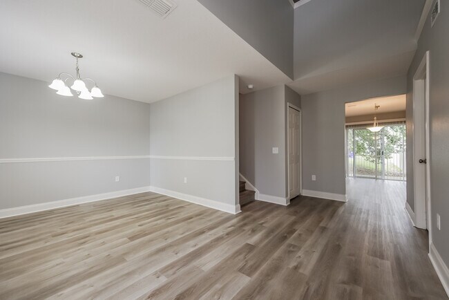 Foto del edificio - Spacious Retreat with 5 Bedrooms and 2.5 B...