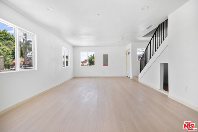 Foto del edificio - 1118 W 110th St