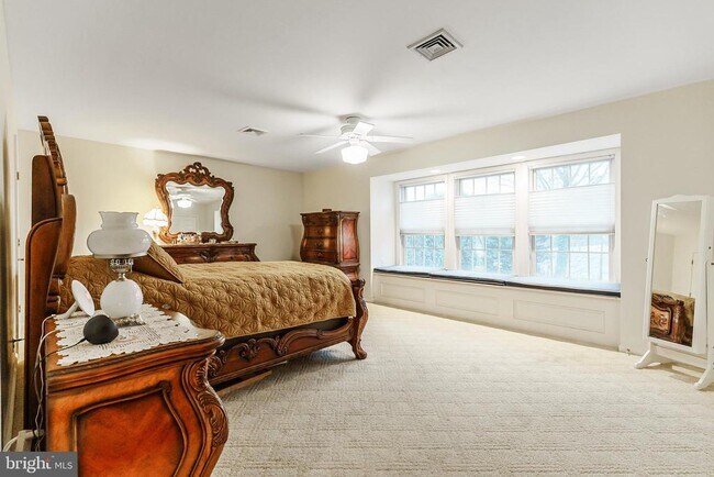 Foto del edificio - 841 Rodman Ave