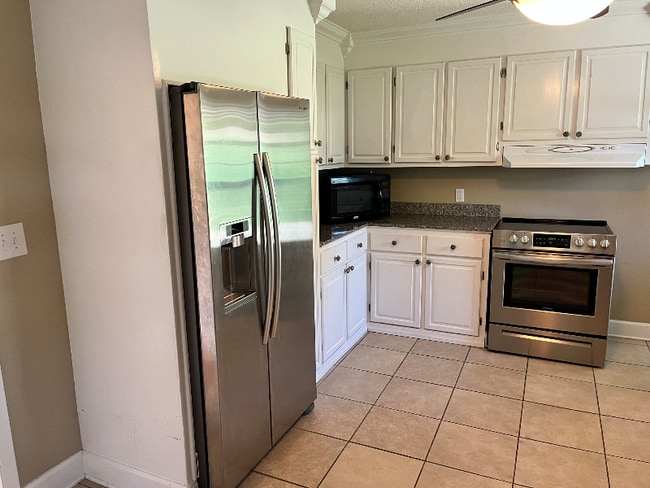 Building Photo - 502 N Gilmer Park