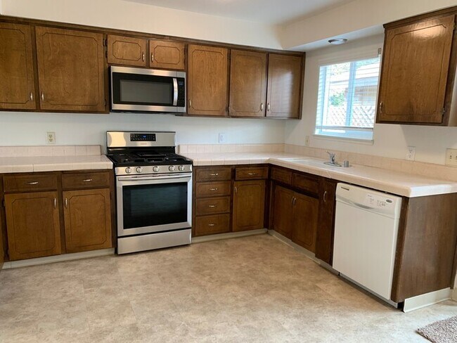 Foto del edificio - 134 N Peppertree St