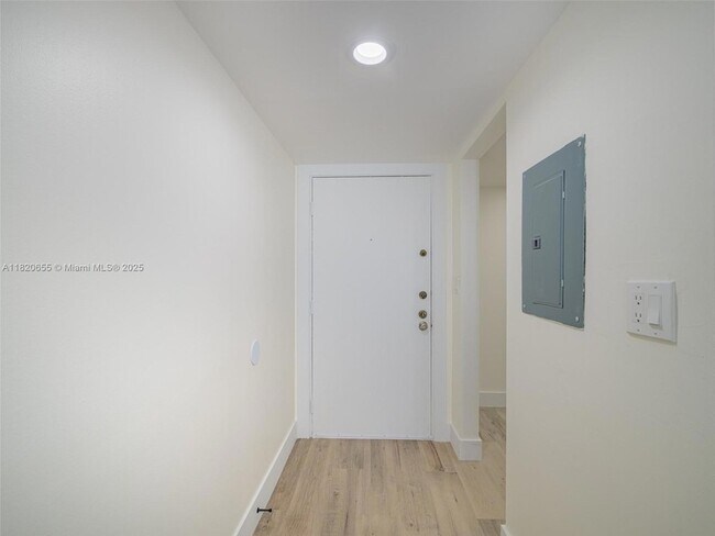 Foto del edificio - 8625 NW 8th St