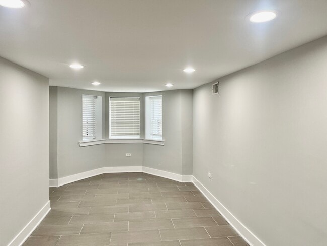 Building Photo - 2239 W 19th St