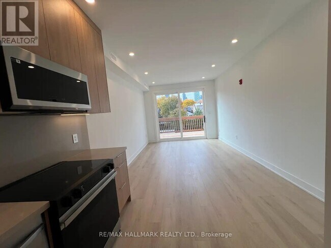 Photo du bâtiment - 440 Parliament St