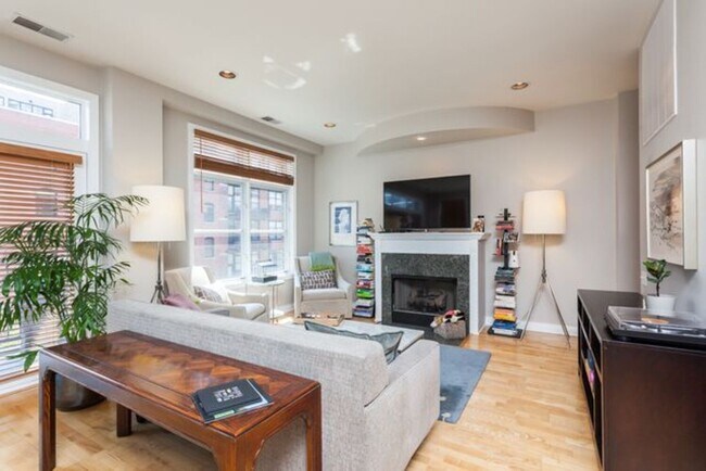 550 W Fulton St, Unit 405, Chicago, IL 60661 - 550 W Fulton St