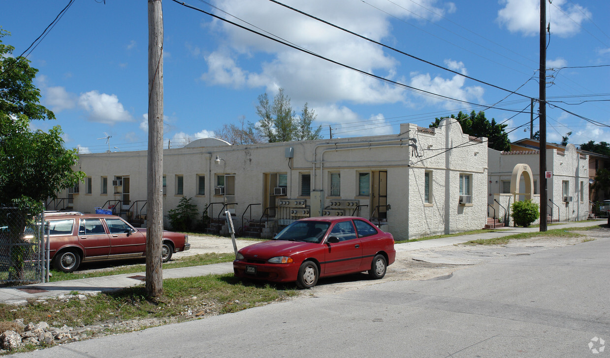 Building Photo - 1721 SW 19th St