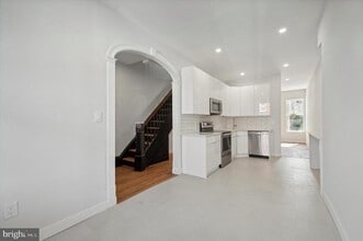 Building Photo - 647 N 33rd St