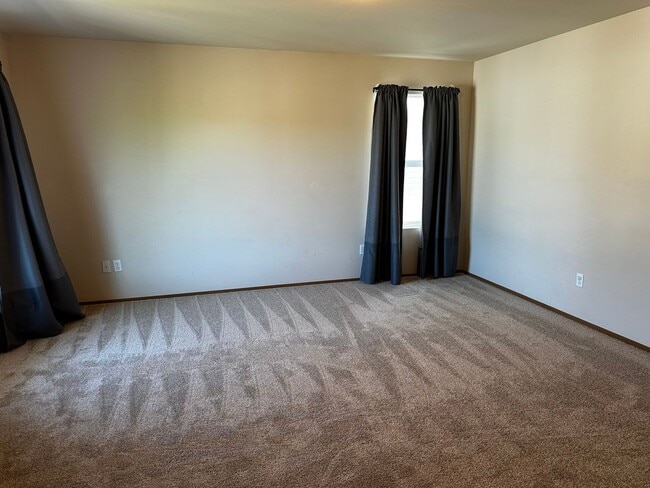 Building Photo - 3bd/2.5ba Renton House