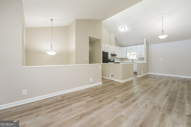 Building Photo - 2535 Kelly Lake Dr