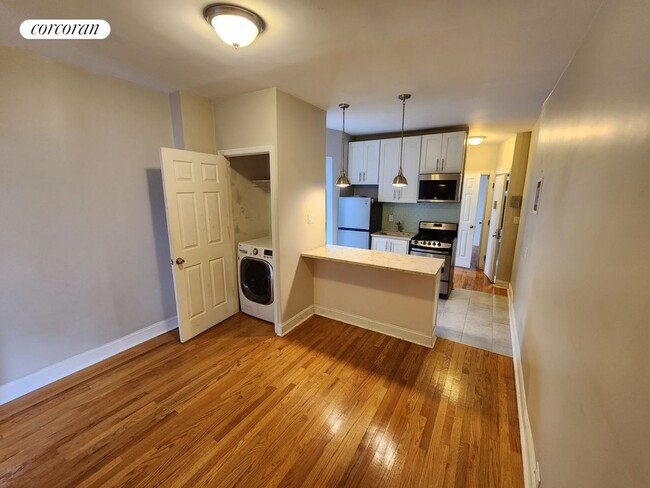 Building Photo - 265 W 146th St