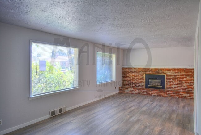 Building Photo - Shadle Area Rancher