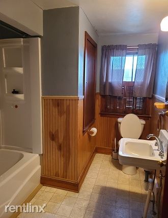 Building Photo - 2 br, 1.5 bath Townhome - 1 Mumma Ave