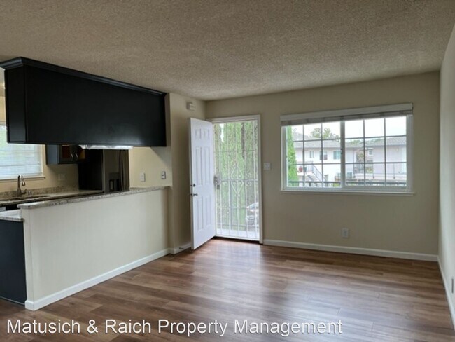 Building Photo - 2 br, 1 bath House - 1267 Bouret Dr # 4