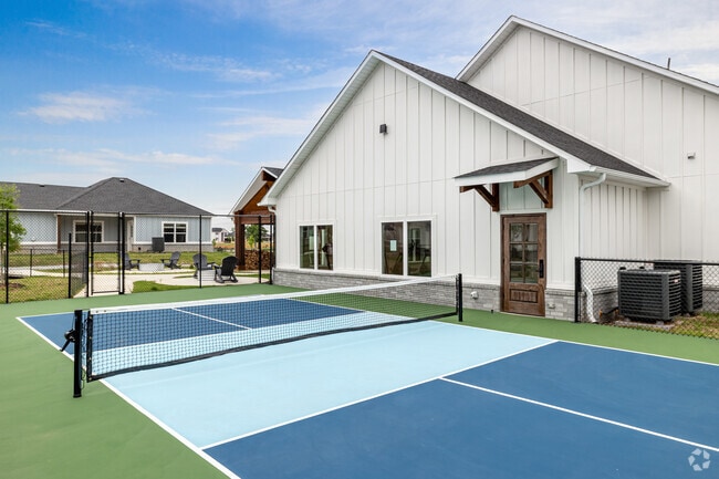 Building Photo - Villas at Palecero