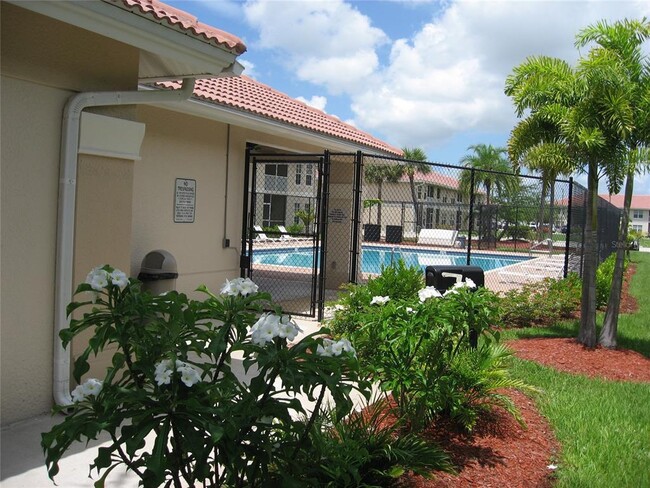 Foto del edificio - 8342 Bernwood Cove Loop