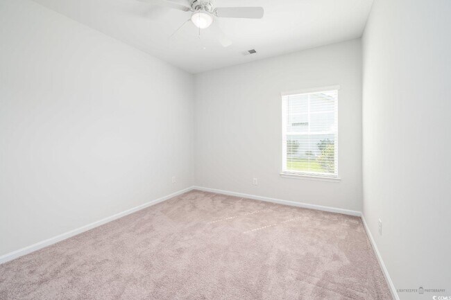Foto del edificio - 741 Tattlesbury Dr