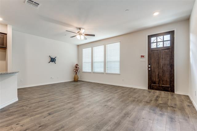 Building Photo - 2421 Klamath Dr