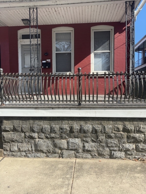 Foto del edificio - 129 N 2nd St