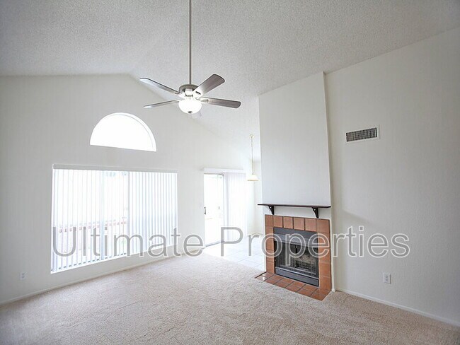 Foto del edificio - 448 E Topeka Dr