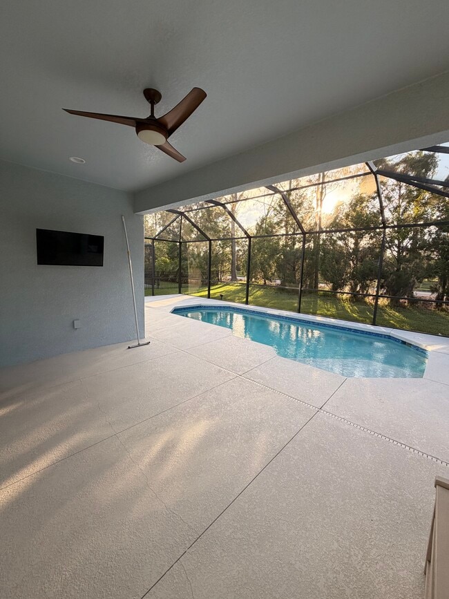 Building Photo - 4325 Renwick Dr