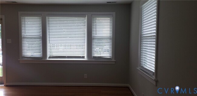 Foto del edificio - 2318 Leah Rd