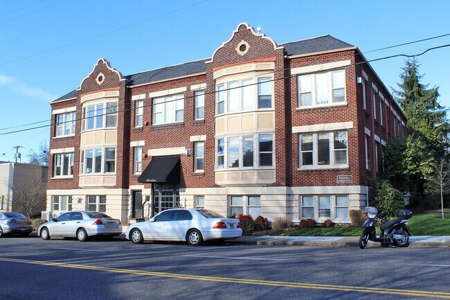 Building Photo - 1529 SE Hawthorne Blvd