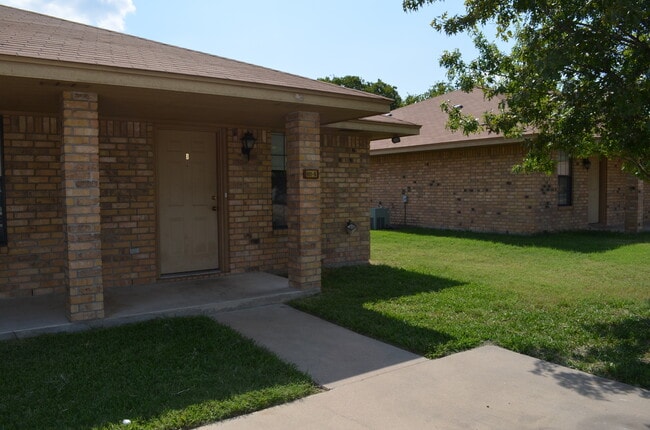 Building Photo - AFFORDABLE 2 BEDROOM DUPLEX IN HARKER HEIGHTS