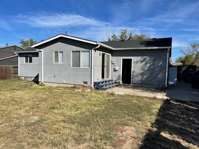 Building Photo - 3975 Colony Hills Cir