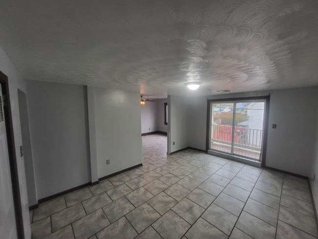 Foto del edificio - 101 E 2nd Ave