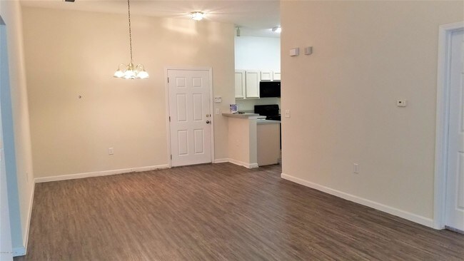 Building Photo - 6087 Maggies Cir