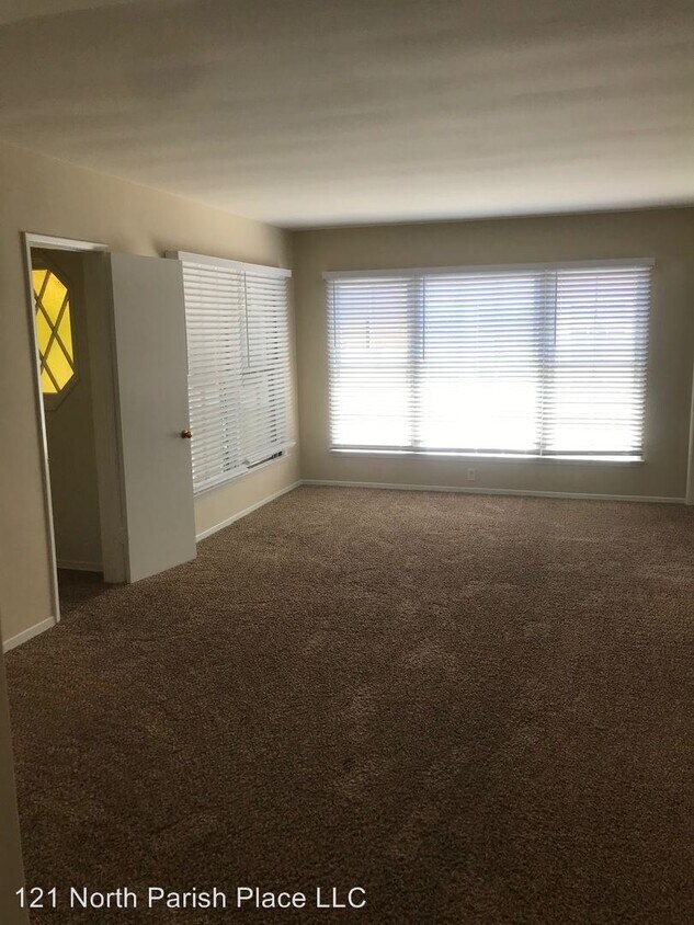 Primary Photo - 121 N Parish Pl