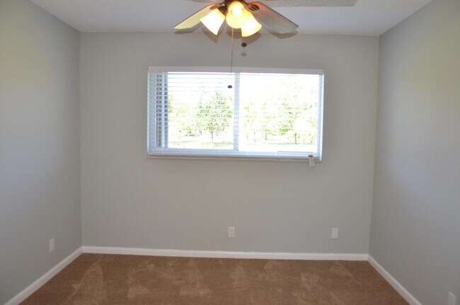 Building Photo - 10789 N Military Trl