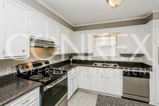 Building Photo - Gorgeous 3 Bedroom Home in Clinton, MS!