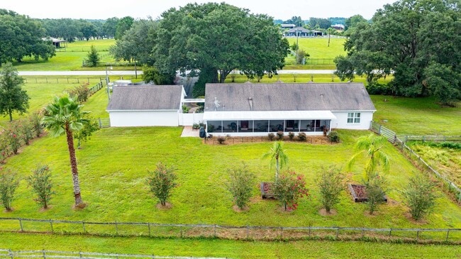 Foto del edificio - Country living close to everything - 3 bed...