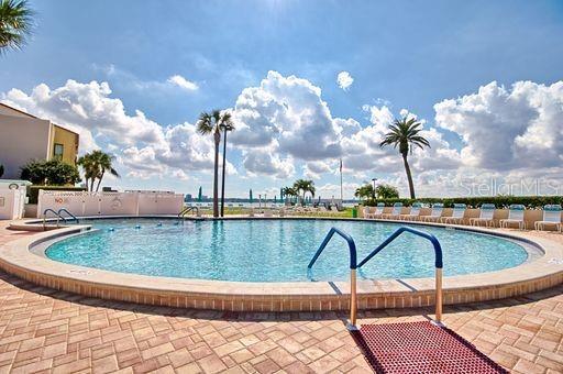 Building Photo - 855 Bayway Blvd